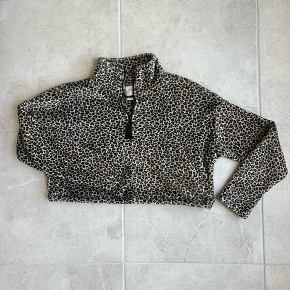Urban Outfitters Cropped Quarterzip - Picture 4 of 5